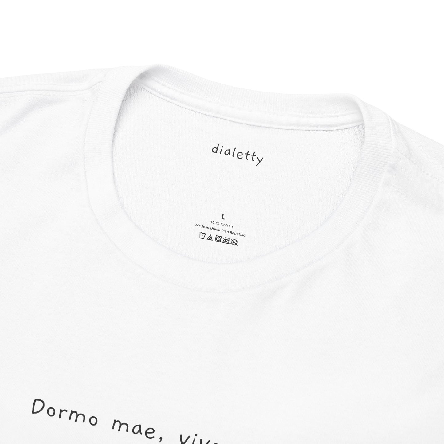 Dormo mae, vivo pezo – T-Shirt unisex
