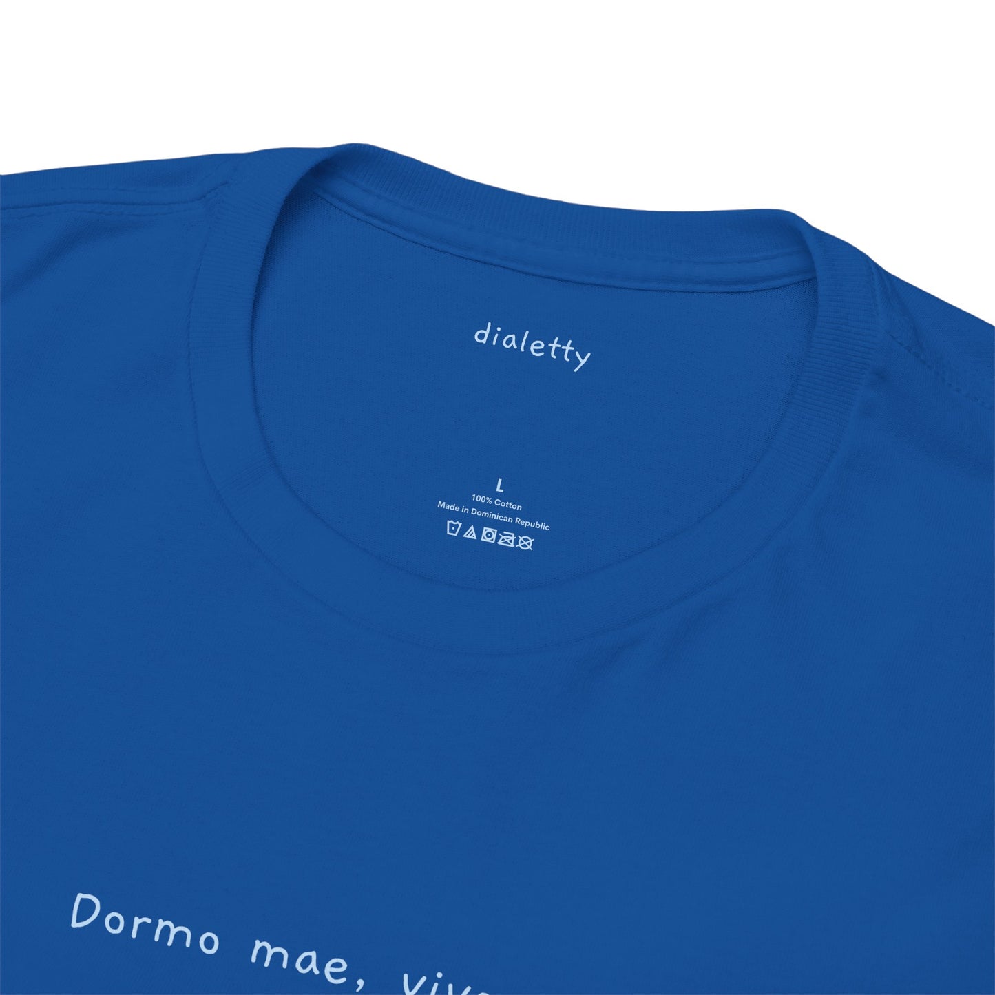 Dormo mae, vivo pezo – T-Shirt unisex